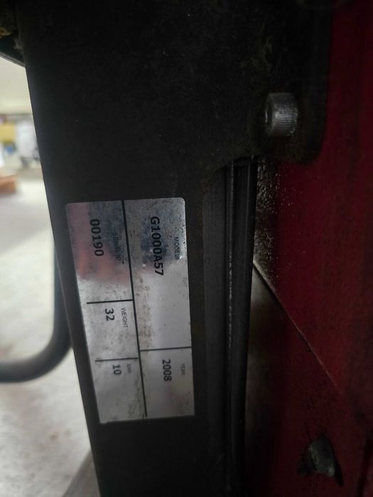 Mașină de montat/demontat anvelope – autoturisme și utilitare ușoare