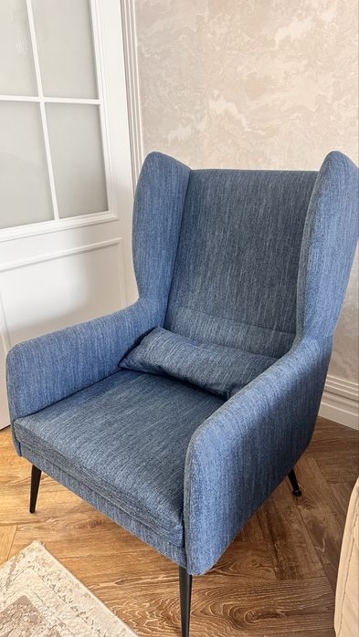 Продам удобное кресло на ножках