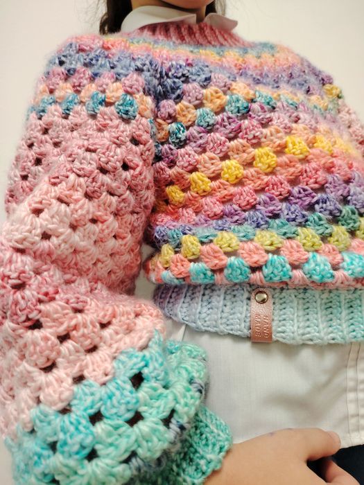 Pulover crosetat manual fete