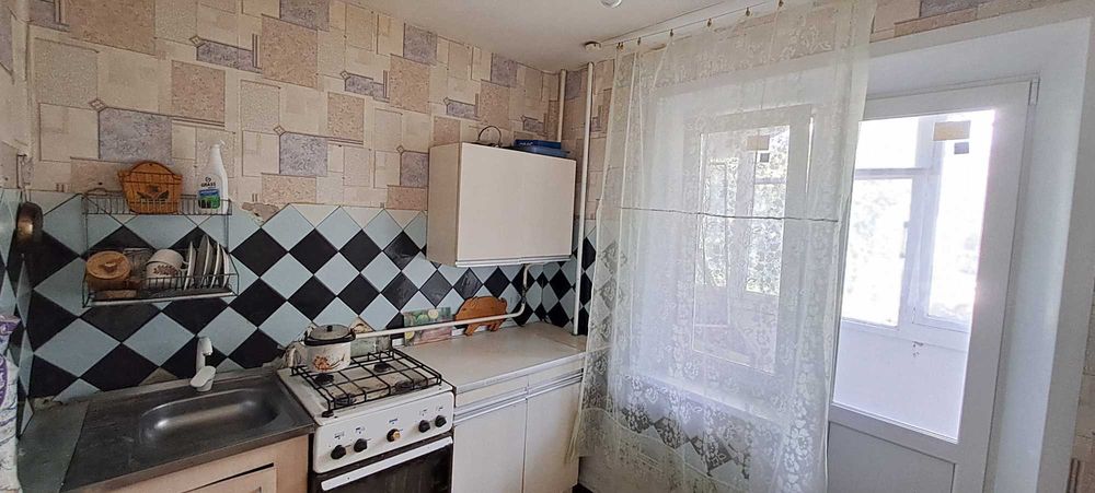 Продам 1 ком квартиру в 7 мкр