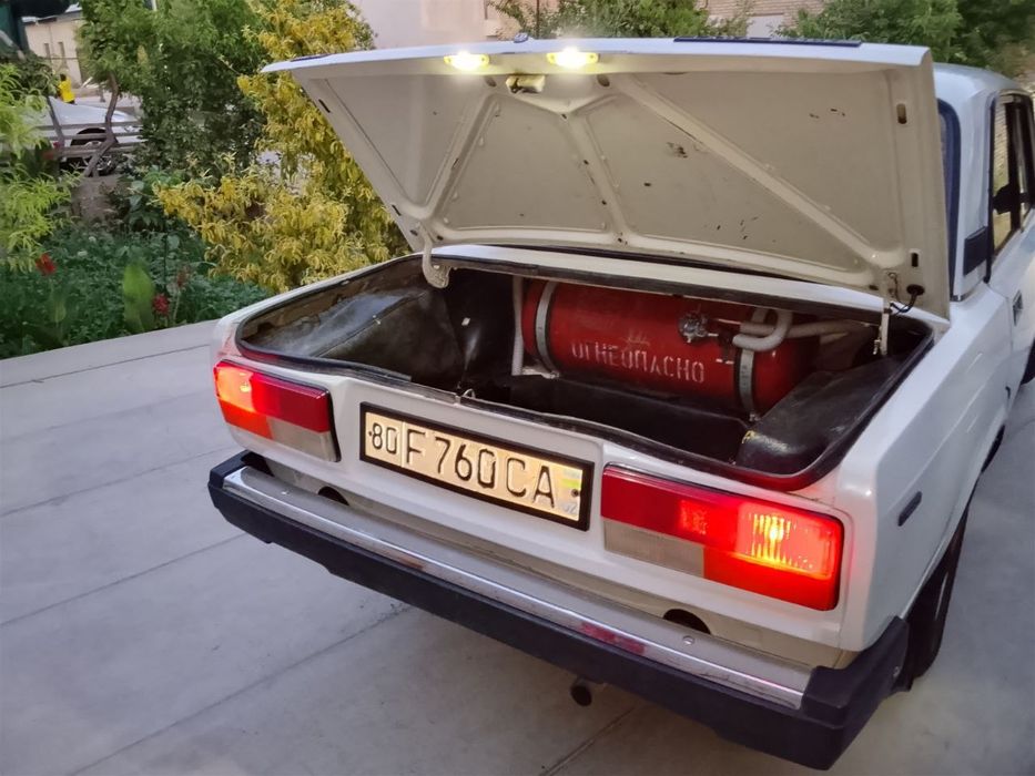 Juguli Vaz 2107 srochno sotiladi