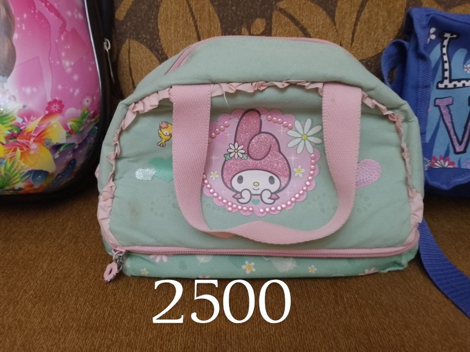 Сумки для девочек.