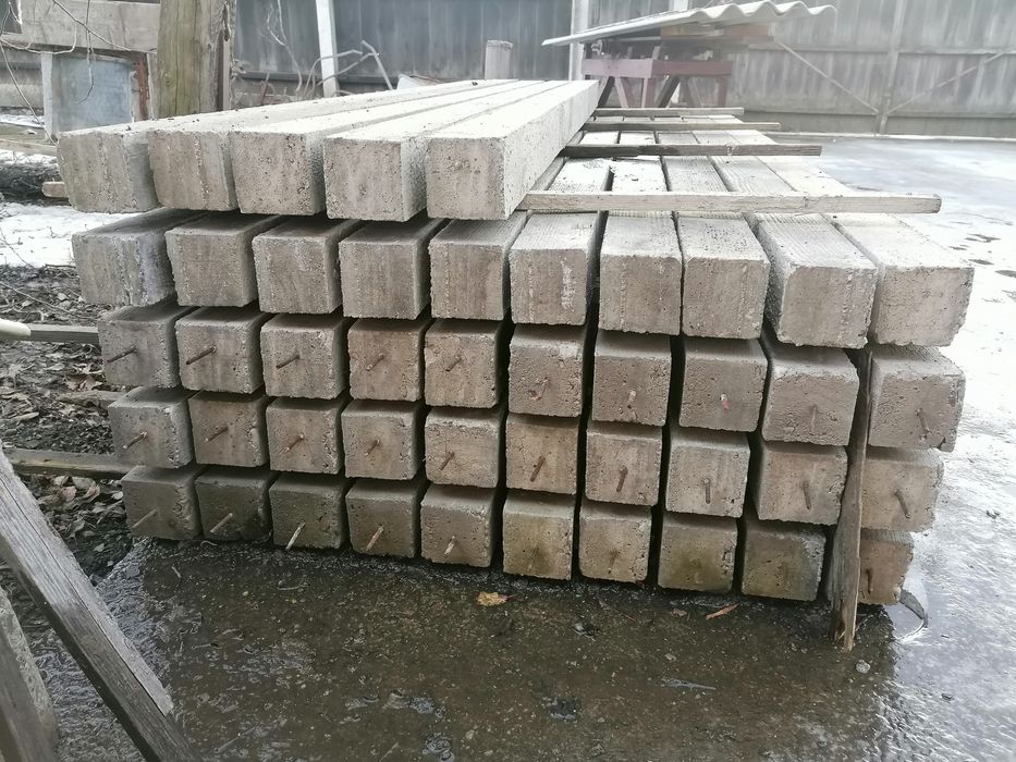 Vând stâlpi/spalieri