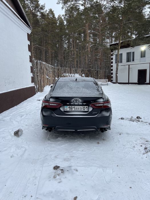 Toyota Camry 75 XSE USA