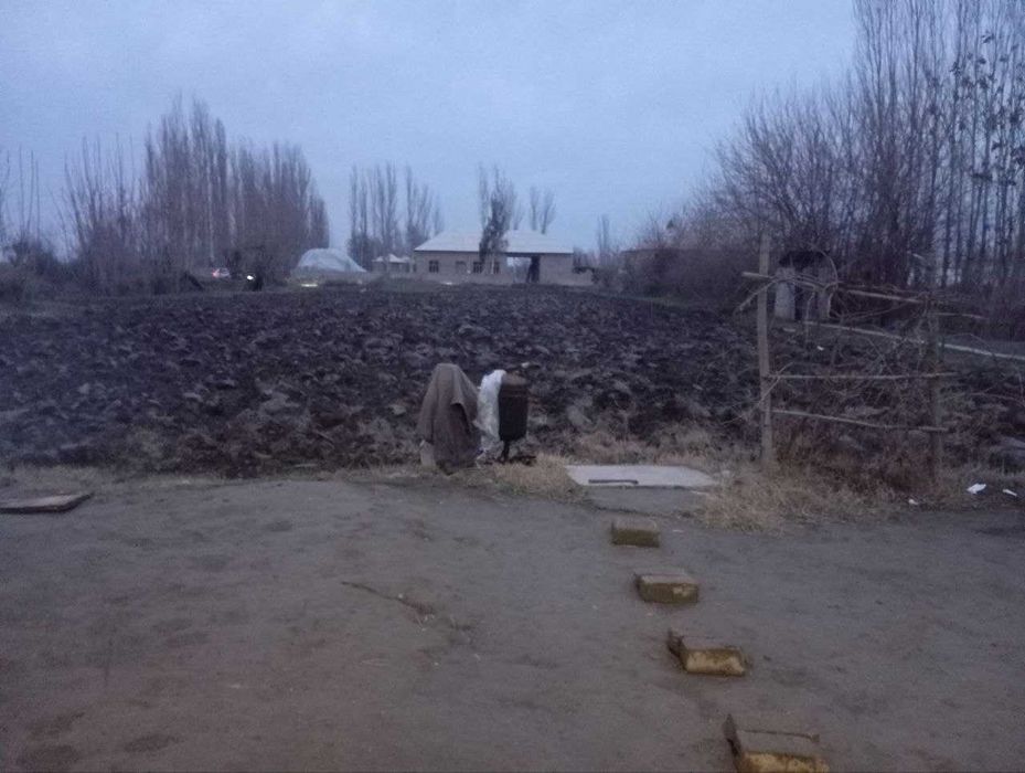 Солдатскийда Уй сотилади