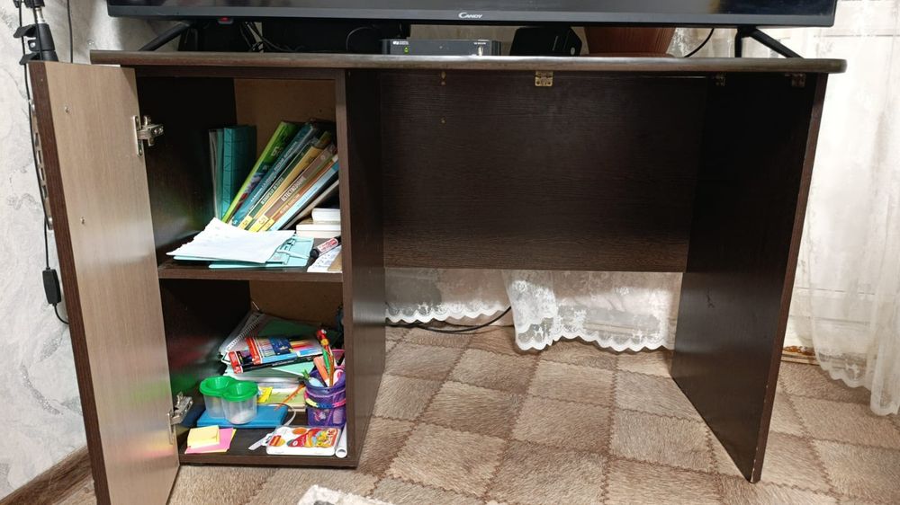 Продам компьютерный стол