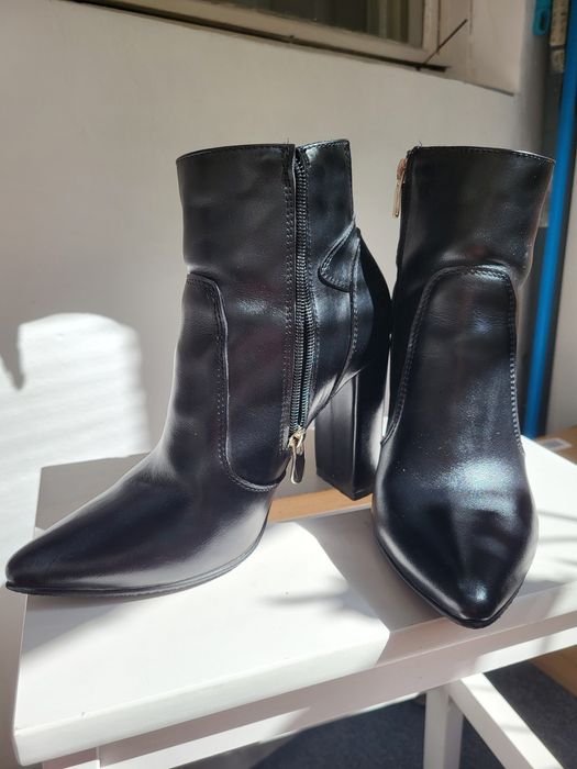 Botine / ghete piele naturala marimea 39