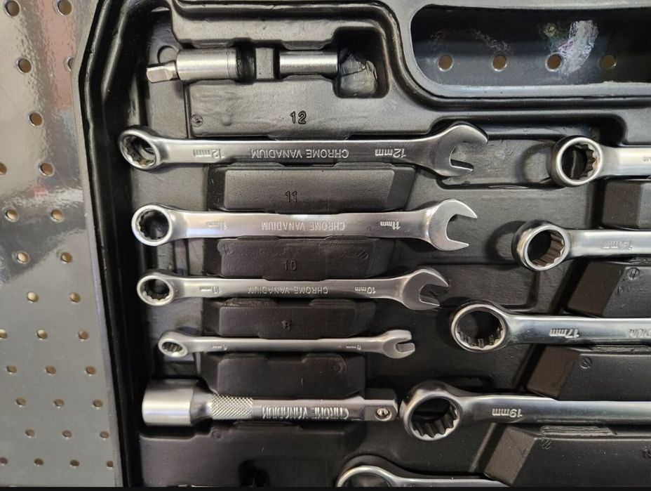 Набор автомобилиста 82 ( предмета)