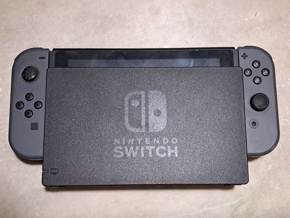 Продавам Nintendo Switch