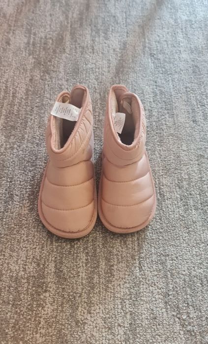 Cizme HM noi marimea 25