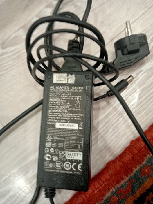 Продам компьютерный монитор