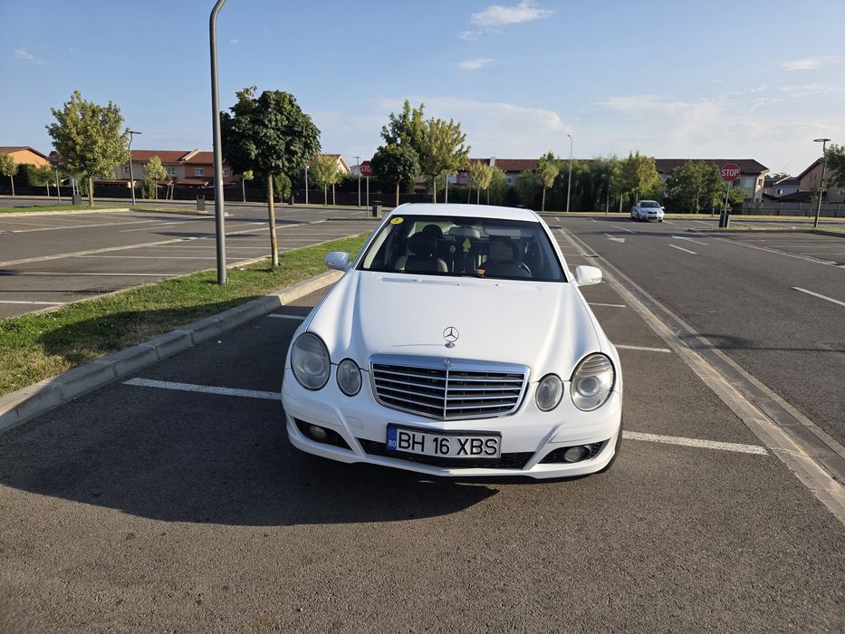 Vand mercedes e class w211,motor 2.2 automata,330.000 km