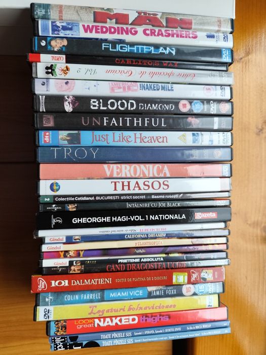 150 DVD-uri cu filme artistice si documentare