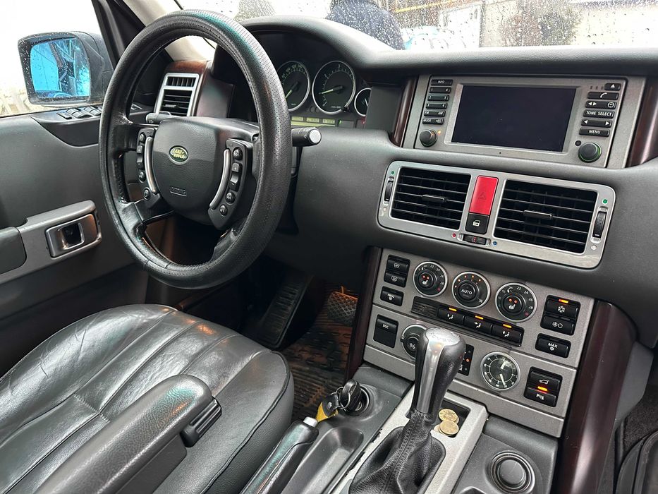 Autoutilitara Range Rover Vogue