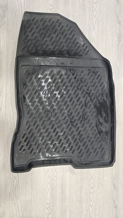 Резиновые коврики (полики) Лада веста