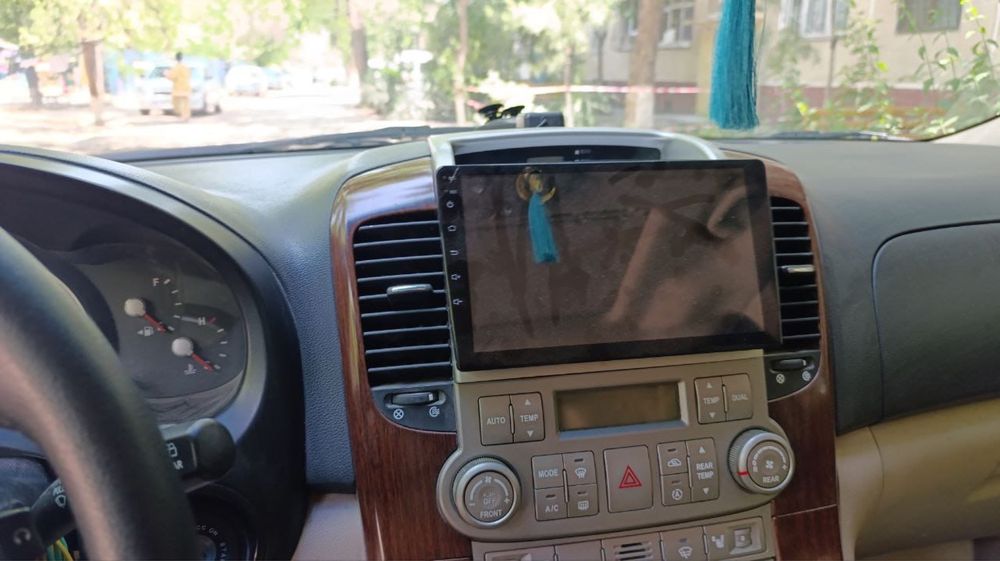 КиА карнивал срочна сотилади