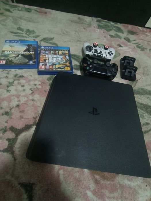 Продам Ps4 slim.
