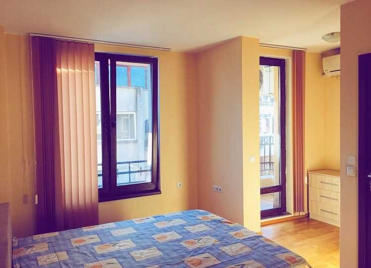 Дава се под наем Многостаен апартамент в Бургас, Център - 140 кв.м за 408 € - Снимка #2