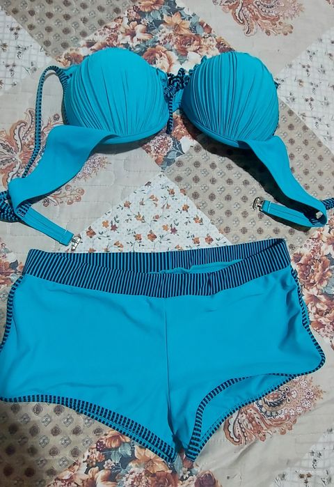 Продам красивый купальник