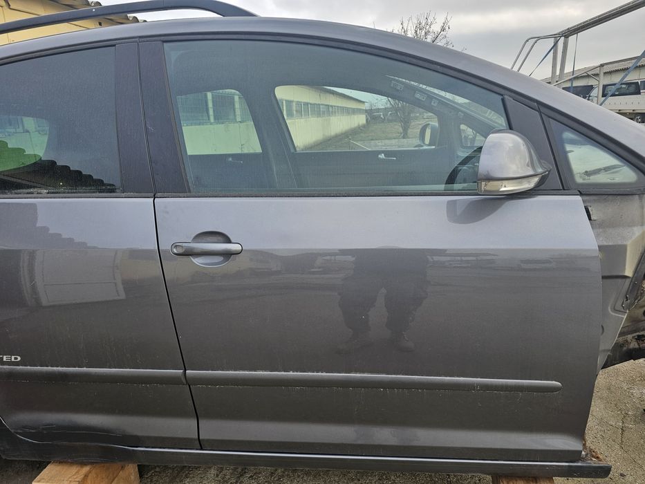 Vând oglinzi stanga dreapta rabatabile electric pentru  vw golf 5 plus