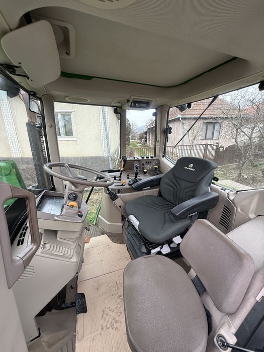 Vând tractor john deere 6230 cu încarcator frontal