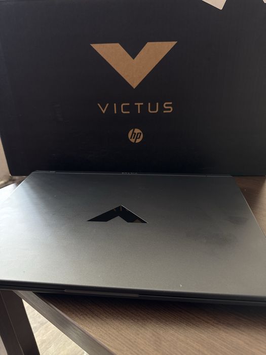 HP Victus Pro с 16GB RAM в отлично състояние.