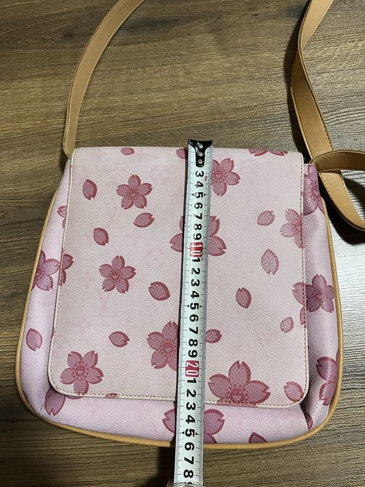 Чанта Louis Vuitton на цветя