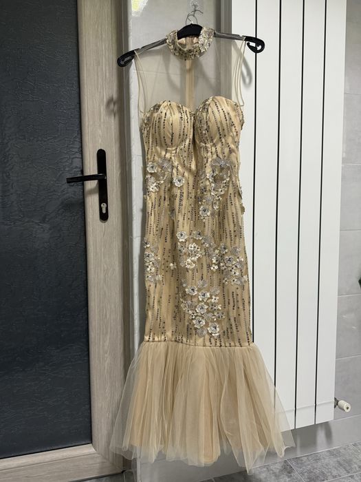 Rochie eleganta aurie