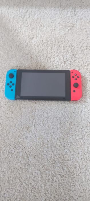 Vând Nintendo Switch