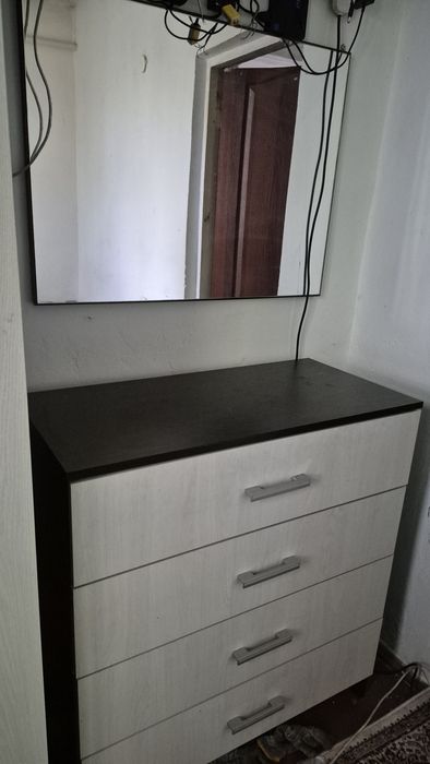 Сервант в комплекте пачти новый