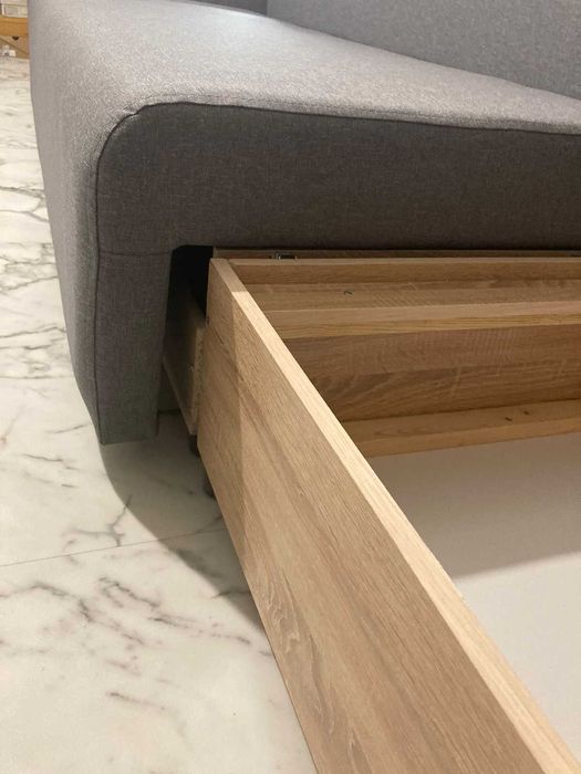 Диван серый с подушками