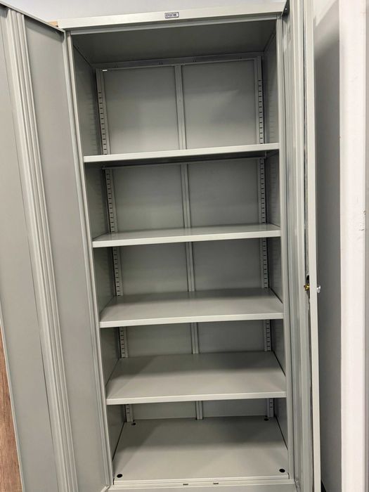 Металлический шкаф для документов