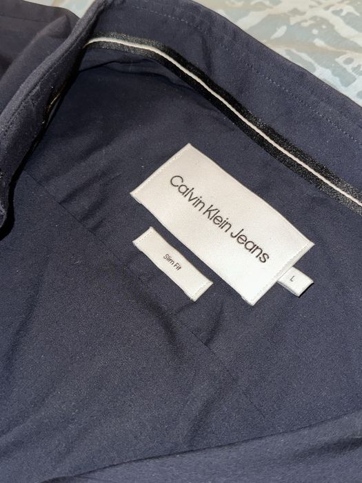 Риза calvin klein jeans, цвят night sky