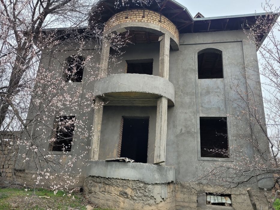 Uy sotiladi, Sabzavotda