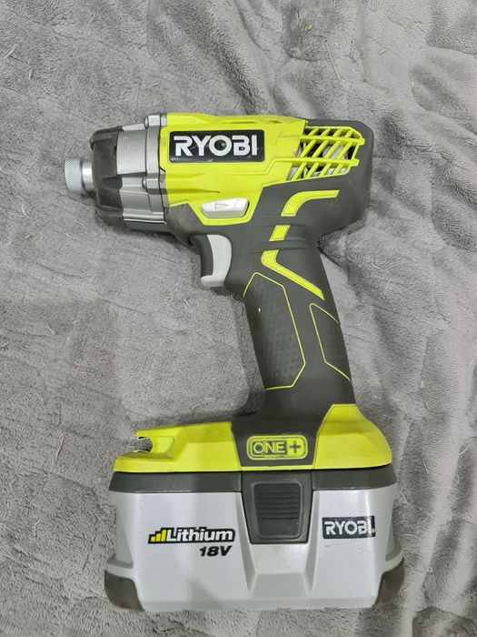 Винтоверт импакт  Ryobi