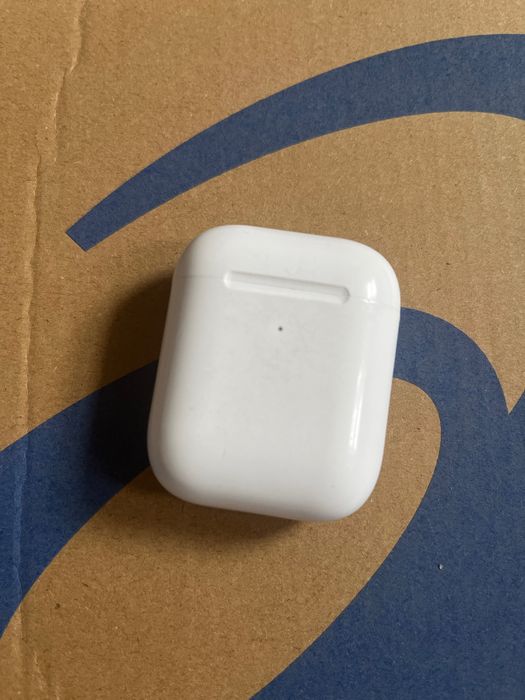 Продам оригинальные Apple AirPods 2.