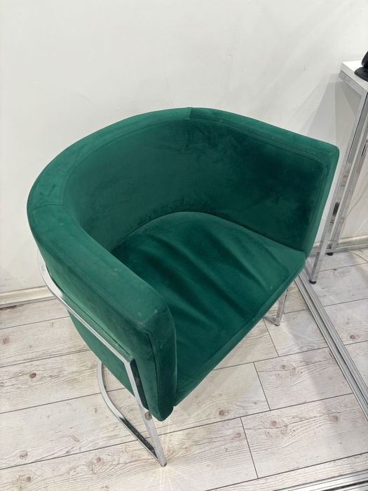 Бюро за маникюр със стол