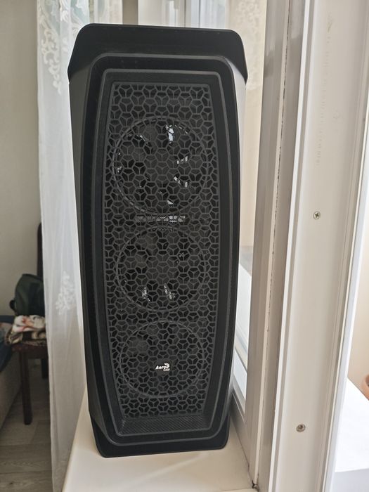 Продам корпус aerocool