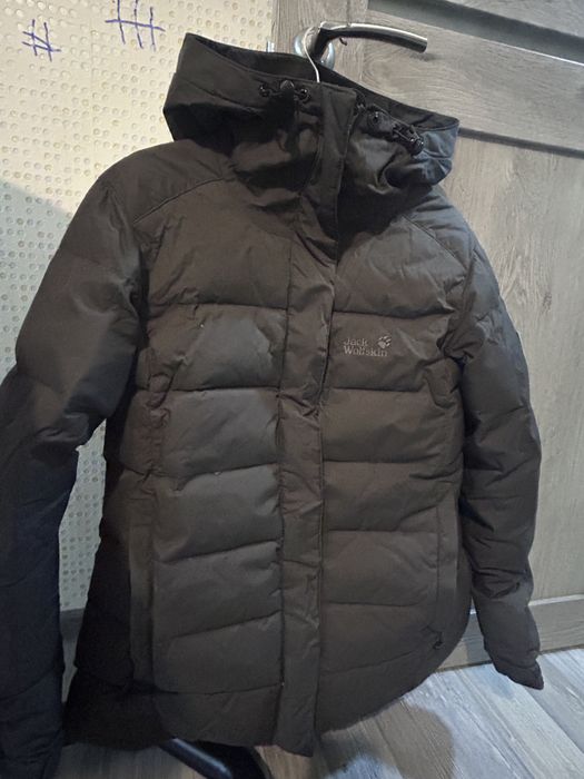 Продам куртку Jack Wolf