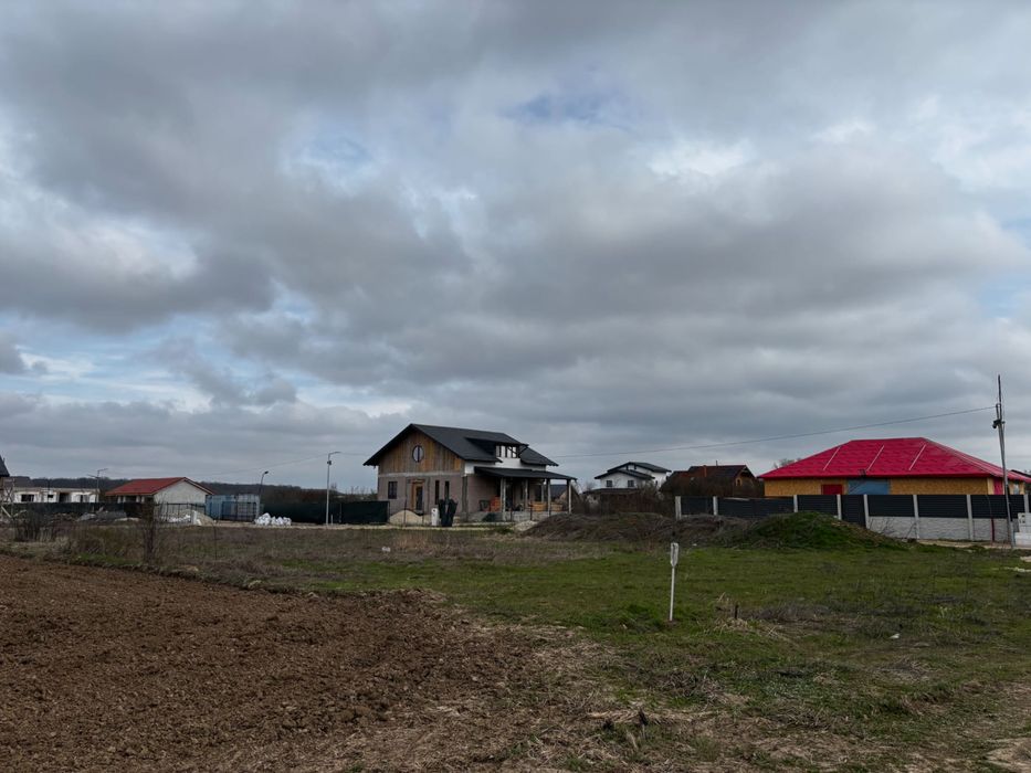 Loturi Teren Intravilan 538mp, Săbăreni