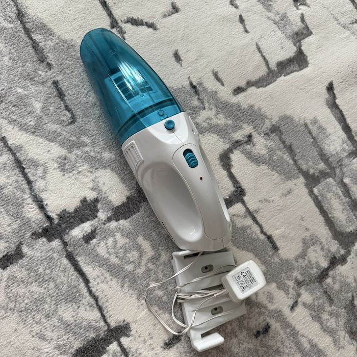 Aspirator portabil