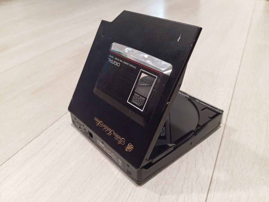 Discman Fisher Golden Jubilee defect.