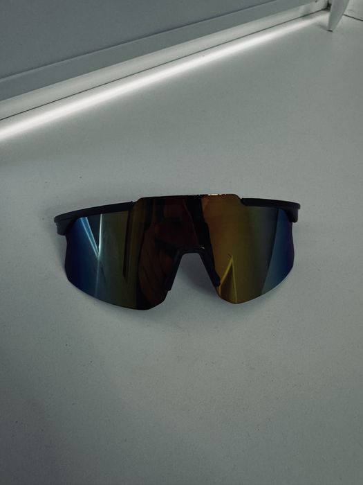 очки солнцезащитные