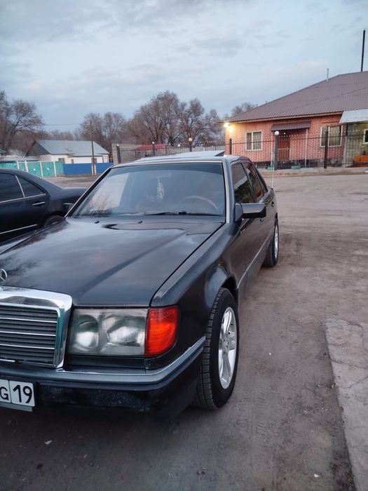 Mercedes-Benz W124