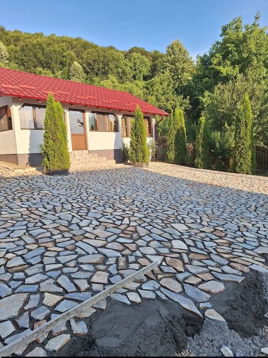 Vând piatră naturală de munte