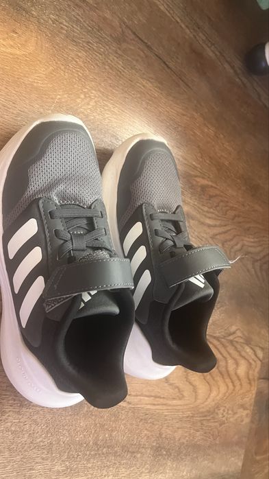 Маратонки Adidas
