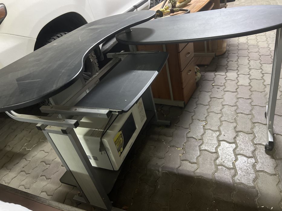 Продам стол компьютерный