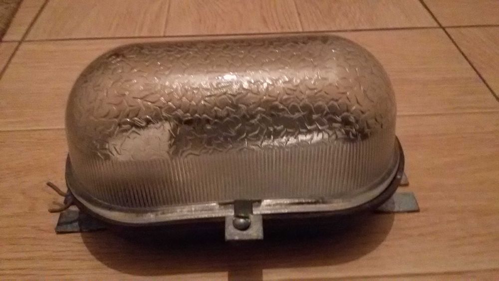 продам отличный плафон