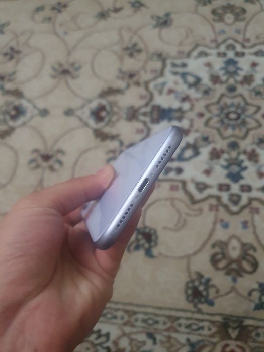 Продам IPhone 11  64gb