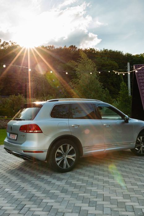 Volkswagen Touareg R-Line Facelift
3.0 V6 TDI • 262 CP • 2016
3.0 V6 TDI • 262 CP • 2016
